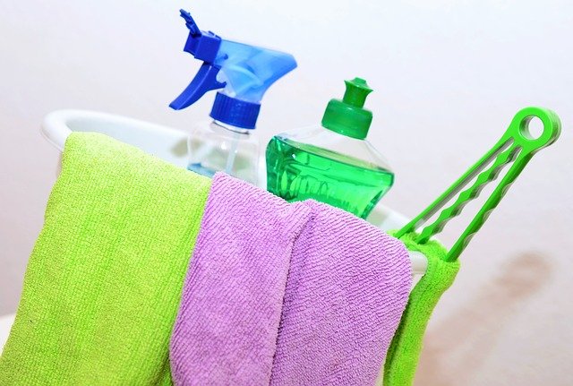 7 Tips: Spring Cleaning Checklist Inside The Home