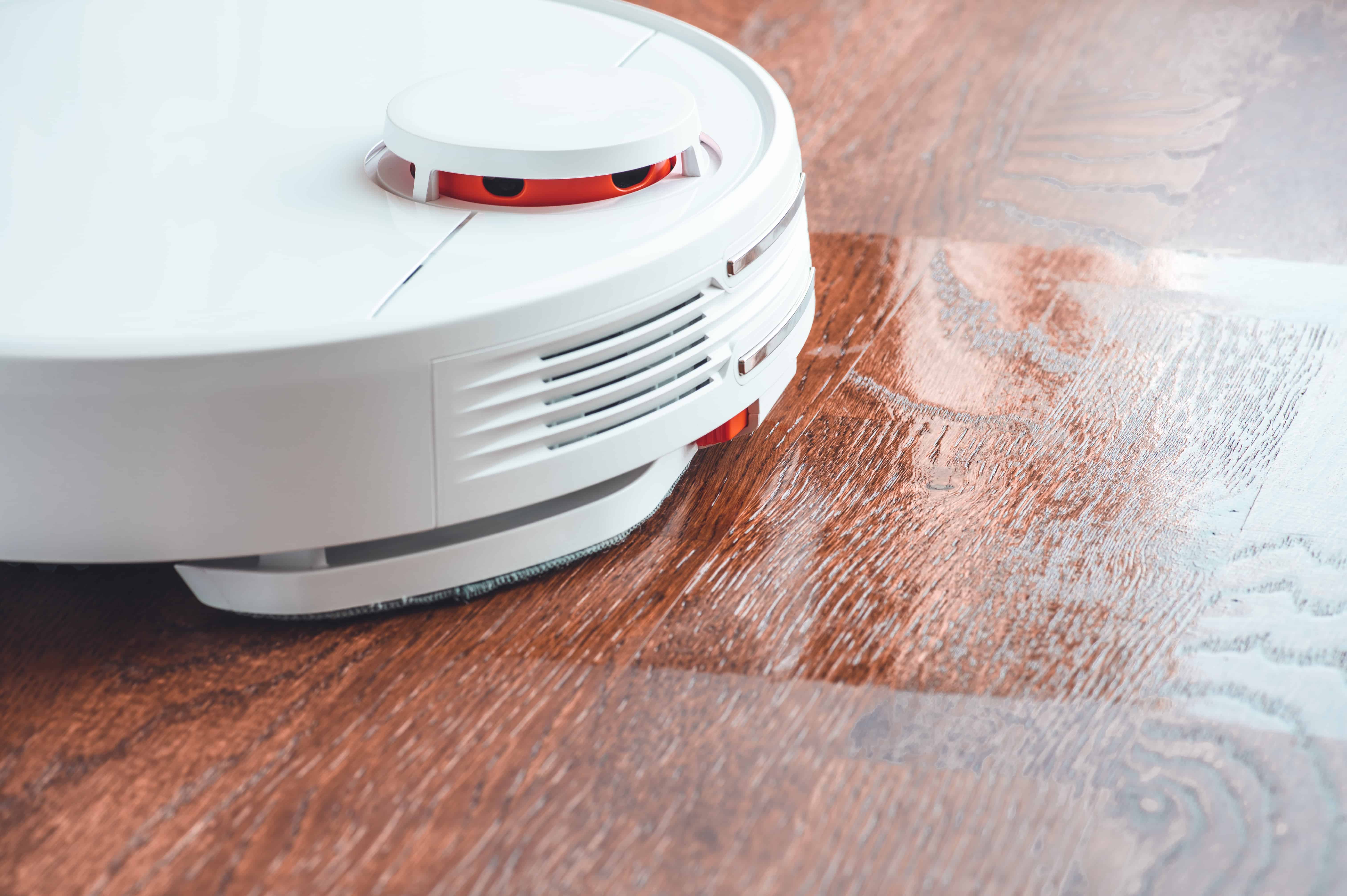 The Pros and Cons of Robot Vacuums with Mopping Features