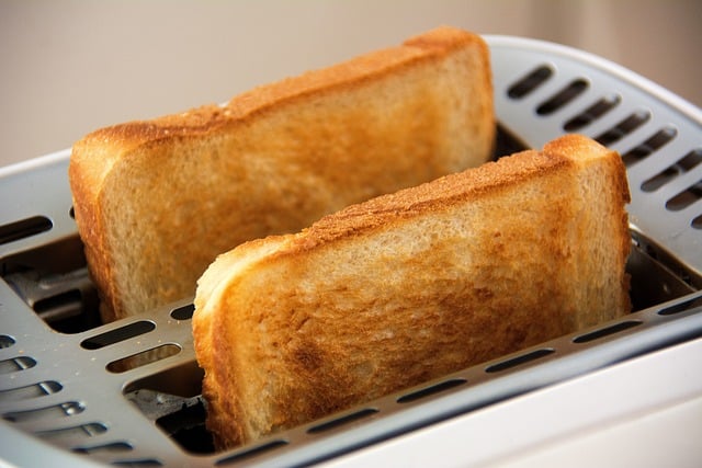 Should I Freeze And Toast My White Bread? (Benefits)